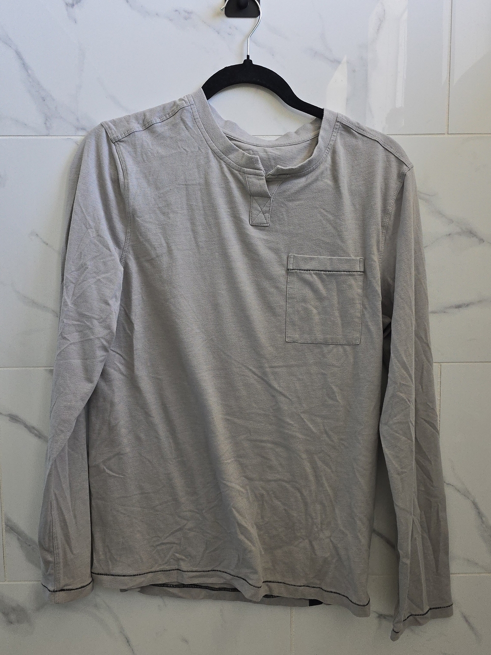 Lahgo Men's Long-Sleeve Pocket Henley Shirt - Light Gray